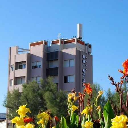 Hotel Bristol Пезаро Экстерьер фото