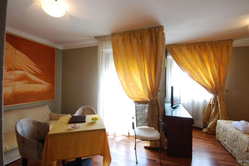 Hotel Bristol Пезаро Экстерьер фото